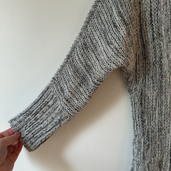Ricki's Gray Knit Sweater Size M - Picture 5 of 5